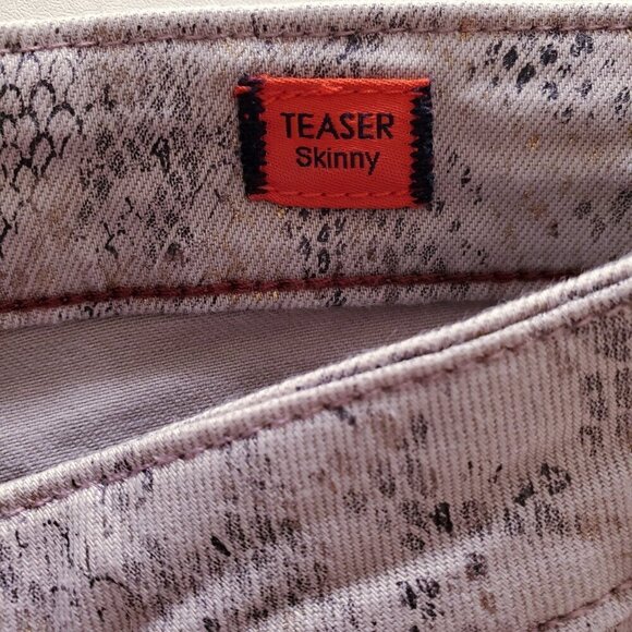 COI Teaser Skinny Rose Snake Print with Shiny Metallic Gold Accents Size 30 - Picture 8 of 16